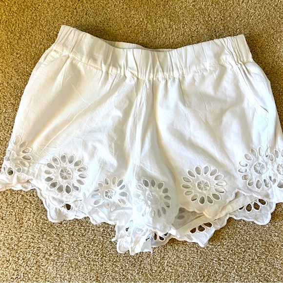 Mud Pie white eyelet shorts - never worn - size small - Picture 4 of 5